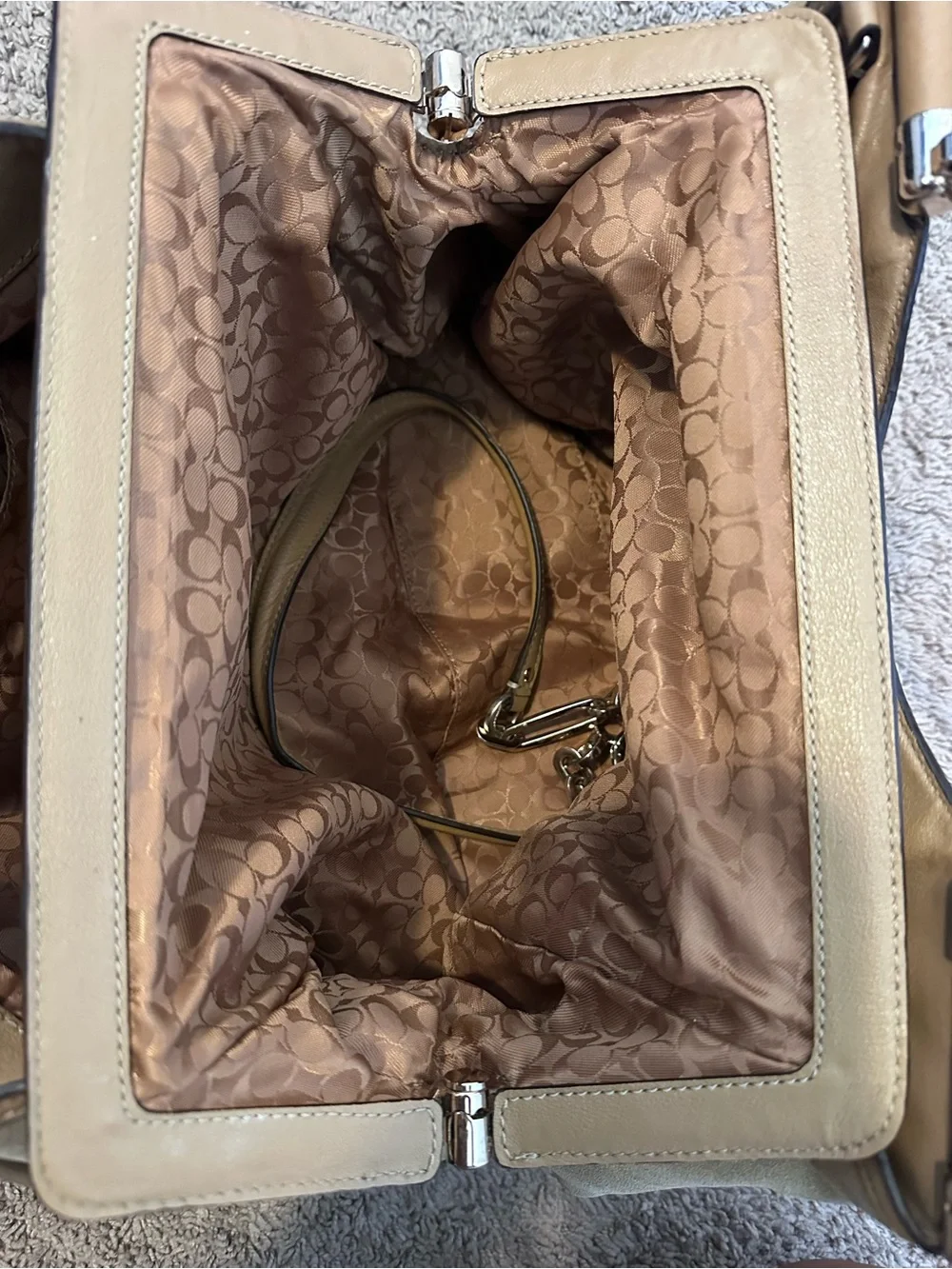 Coach Madison pinnacle caroline satchel stingray Embossed leather (needs cleanin